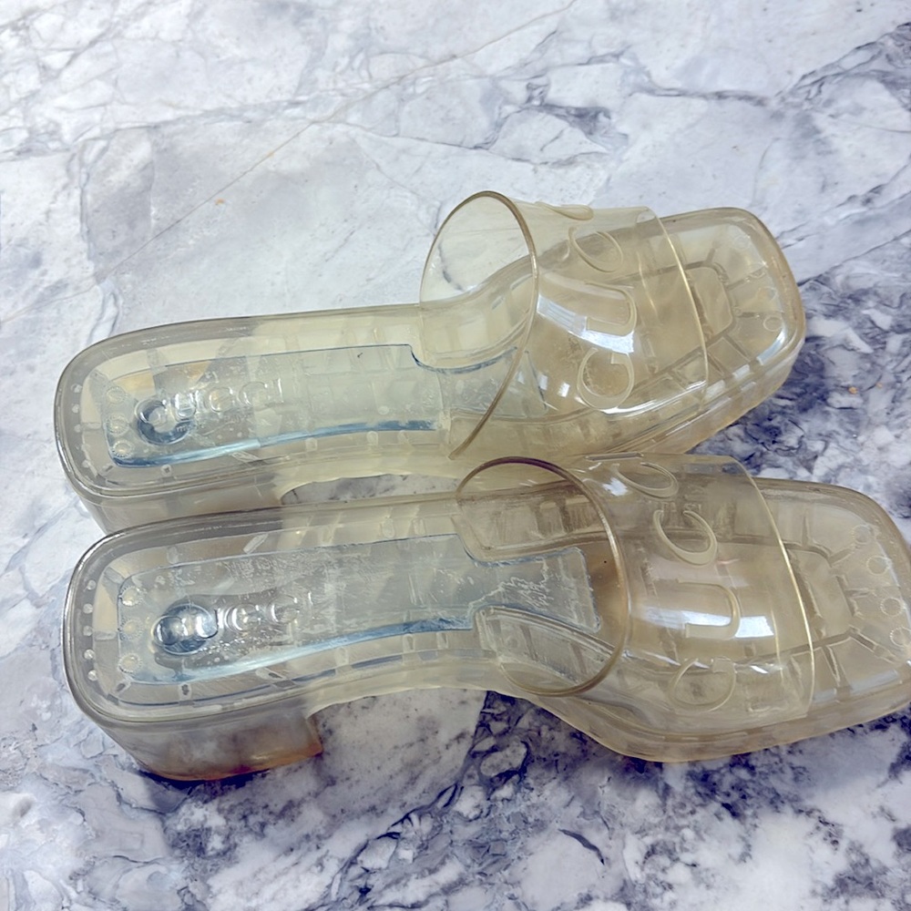 AUTHENTIC GUCCI RUBBER SANDALS - Picture 6 of 9